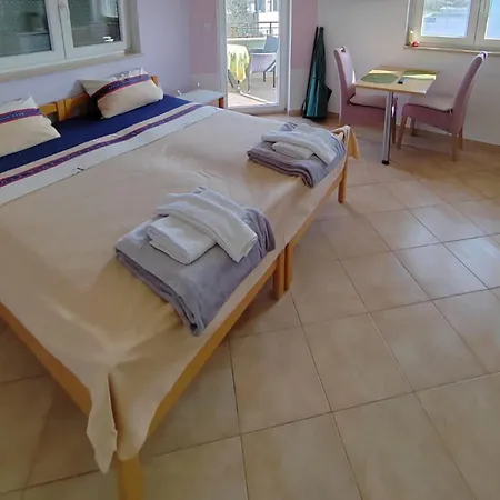 Lighthouse - A2 With Terrace And Seaview Appartement Fažana